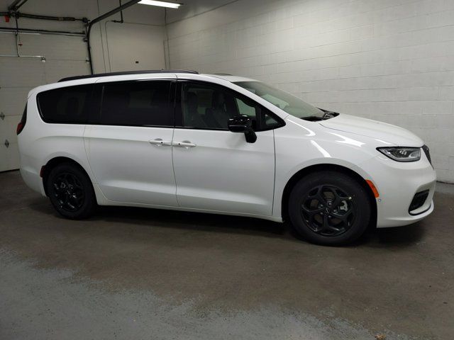 2024 Chrysler Pacifica Hybrid Premium S Appearance Pkg