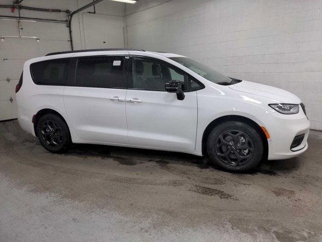 2024 Chrysler Pacifica Hybrid Premium S Appearance Pkg