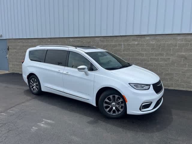 2024 Chrysler Pacifica Hybrid Pinnacle