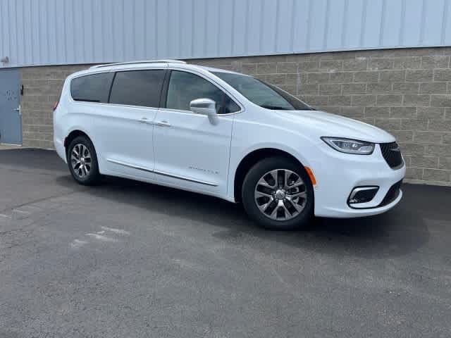 2024 Chrysler Pacifica Hybrid Pinnacle