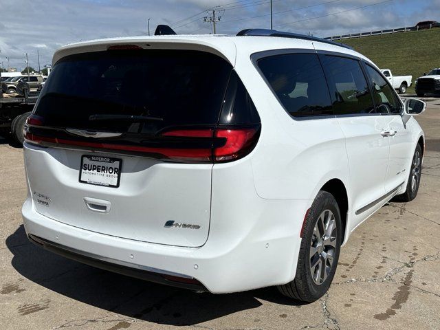 2024 Chrysler Pacifica Hybrid Pinnacle