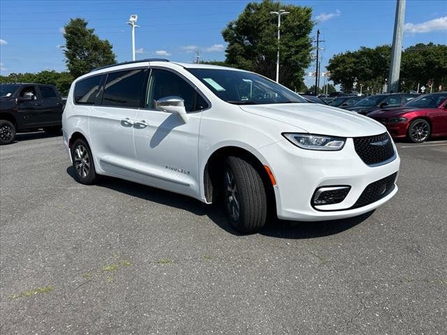 2024 Chrysler Pacifica Hybrid Pinnacle