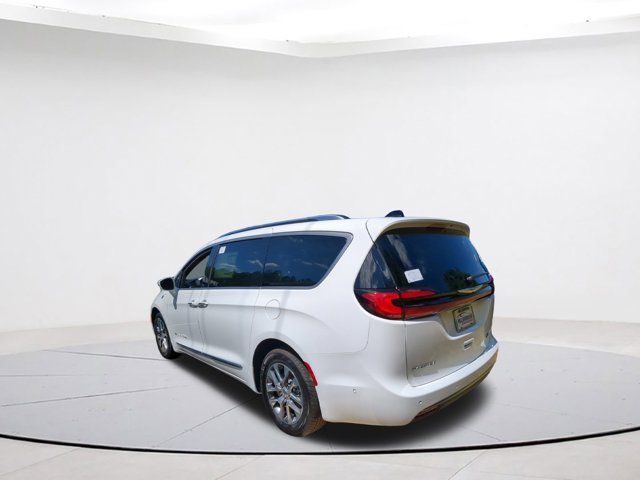 2024 Chrysler Pacifica Hybrid Pinnacle