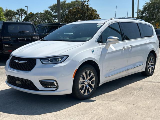 2024 Chrysler Pacifica Hybrid Pinnacle