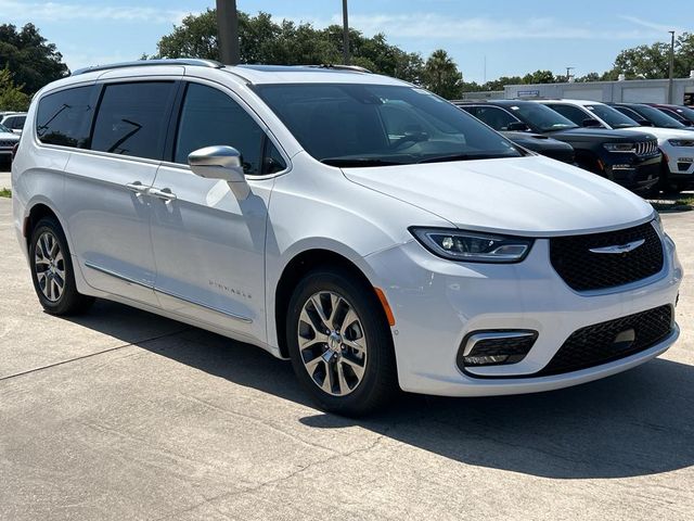 2024 Chrysler Pacifica Hybrid Pinnacle