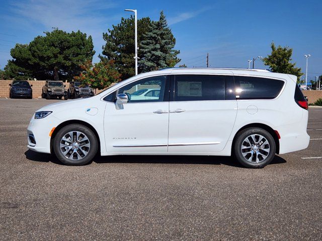 2024 Chrysler Pacifica Hybrid Pinnacle