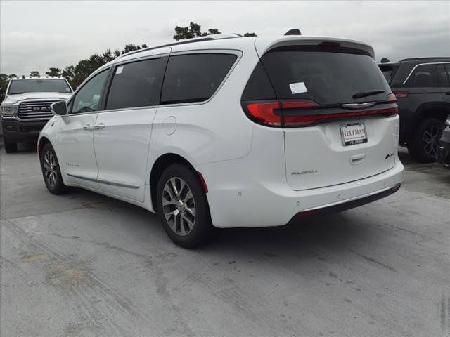 2024 Chrysler Pacifica Hybrid Pinnacle