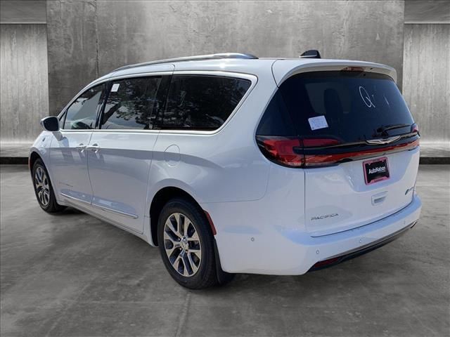 2024 Chrysler Pacifica Hybrid Pinnacle