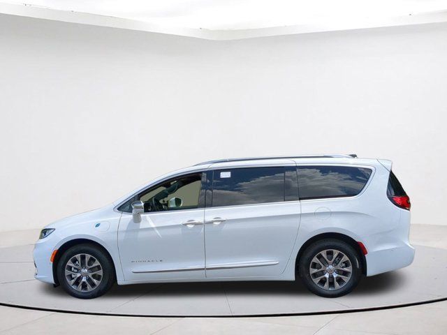 2024 Chrysler Pacifica Hybrid Pinnacle