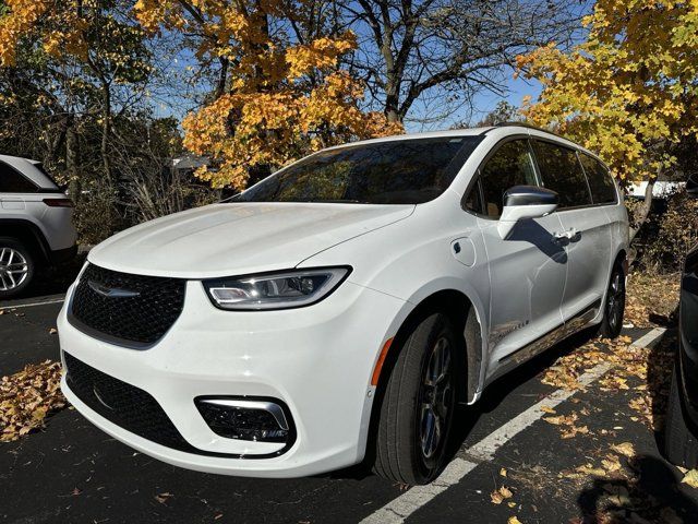 2024 Chrysler Pacifica Hybrid Pinnacle