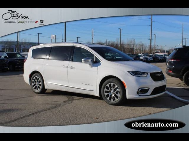 2024 Chrysler Pacifica Hybrid Pinnacle