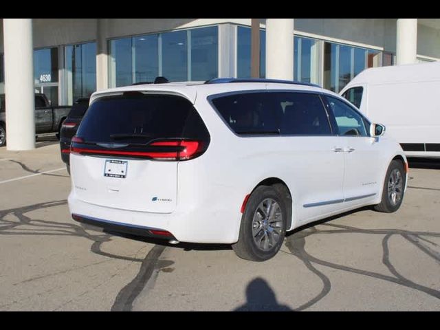 2024 Chrysler Pacifica Hybrid Pinnacle