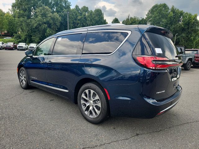 2024 Chrysler Pacifica Hybrid Pinnacle