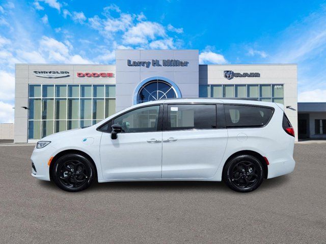 2024 Chrysler Pacifica Hybrid Premium S Appearance Pkg