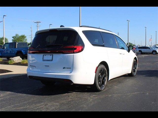 2024 Chrysler Pacifica Hybrid Premium S Appearance Pkg