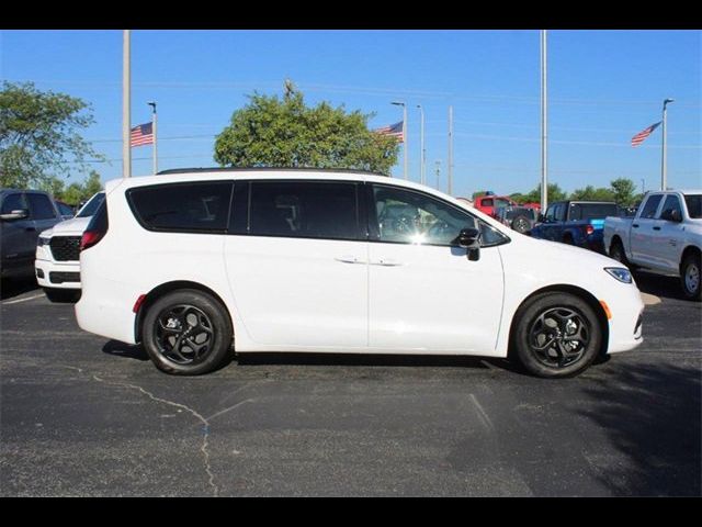 2024 Chrysler Pacifica Hybrid Premium S Appearance Pkg