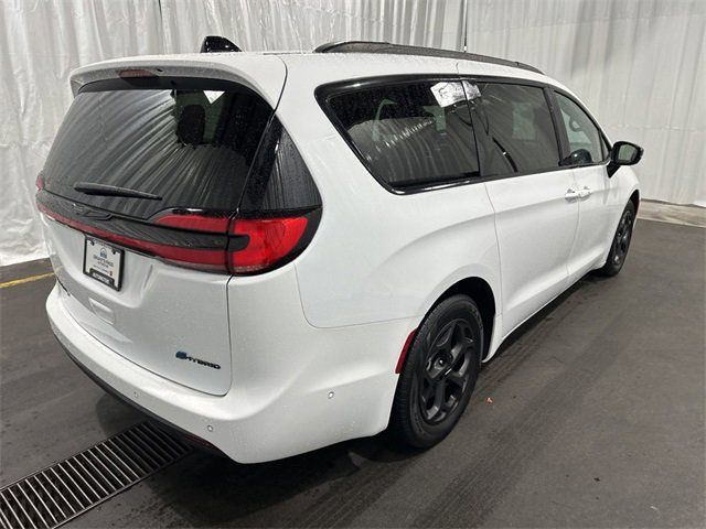 2024 Chrysler Pacifica Hybrid Premium S Appearance Pkg