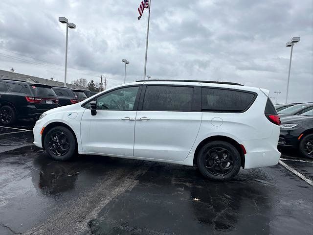 2024 Chrysler Pacifica Hybrid Premium S Appearance Pkg