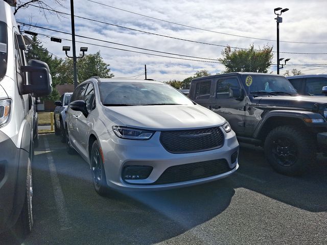 2024 Chrysler Pacifica Hybrid Premium S Appearance Pkg