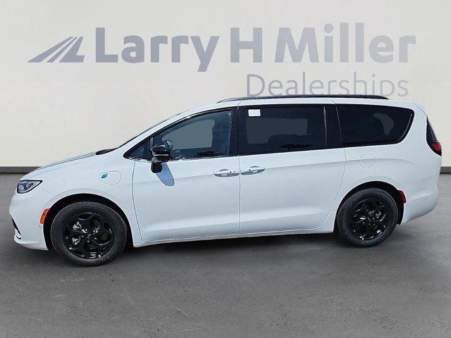 2024 Chrysler Pacifica Hybrid Premium S Appearance Pkg