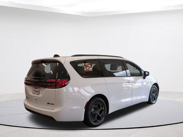 2024 Chrysler Pacifica Hybrid Premium S Appearance Pkg