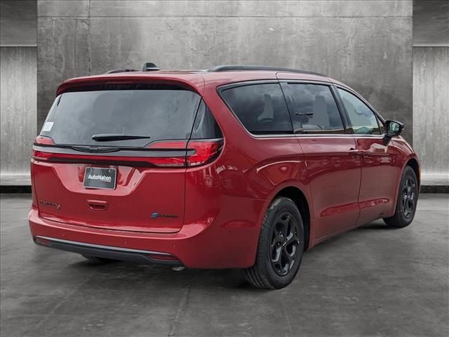 2024 Chrysler Pacifica Hybrid Premium S Appearance Pkg