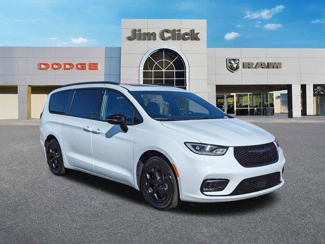 2024 Chrysler Pacifica Hybrid Premium S Appearance Pkg