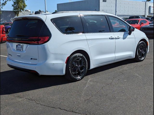 2024 Chrysler Pacifica Hybrid Premium S Appearance Pkg