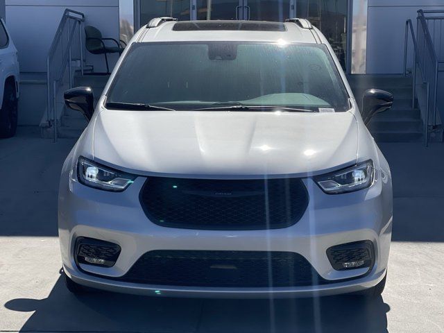 2024 Chrysler Pacifica Hybrid Premium S Appearance Pkg