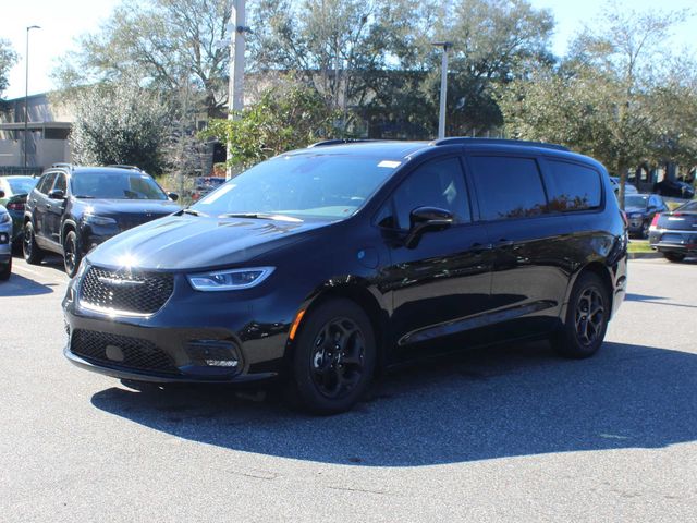 2024 Chrysler Pacifica Hybrid Premium S Appearance Pkg