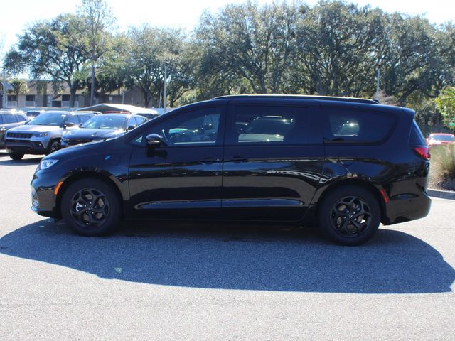 2024 Chrysler Pacifica Hybrid Premium S Appearance Pkg