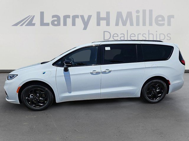 2024 Chrysler Pacifica Hybrid Premium S Appearance Pkg