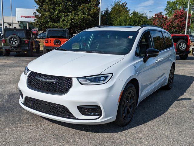 2024 Chrysler Pacifica Hybrid Premium S Appearance Pkg