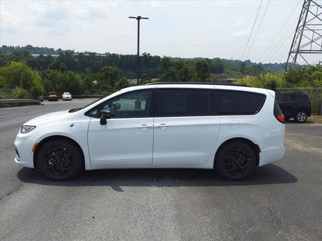 2024 Chrysler Pacifica Hybrid Premium S Appearance Pkg