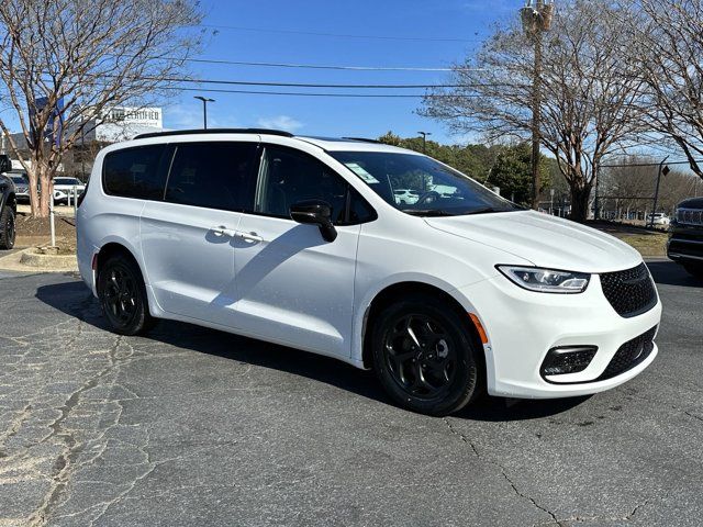 2024 Chrysler Pacifica Hybrid Premium S Appearance Pkg