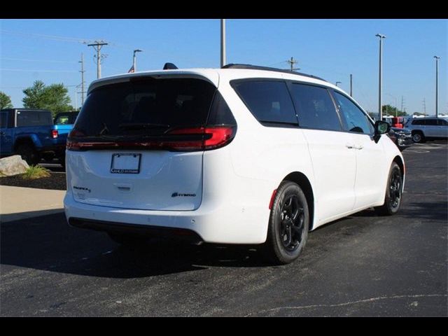 2024 Chrysler Pacifica Hybrid Premium S Appearance Pkg