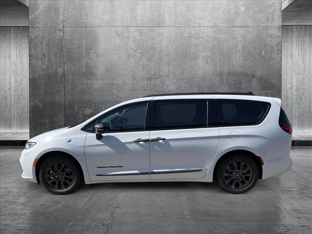 2024 Chrysler Pacifica Hybrid Road Tripper