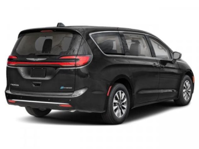 2024 Chrysler Pacifica Hybrid Road Tripper