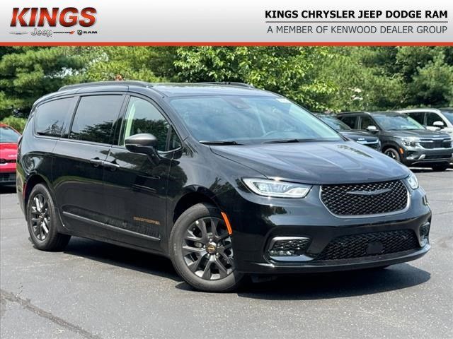 2024 Chrysler Pacifica Hybrid Road Tripper