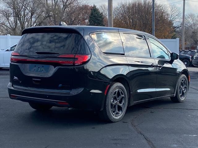 2024 Chrysler Pacifica Hybrid S Appearance Pkg