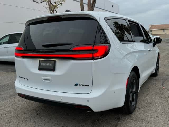 2024 Chrysler Pacifica Hybrid S Appearance Pkg