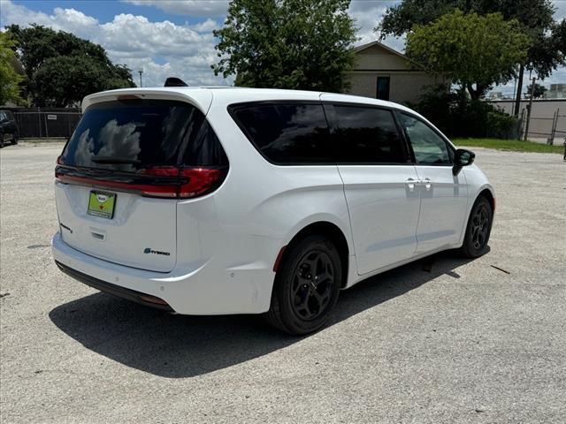 2024 Chrysler Pacifica Hybrid S Appearance Pkg