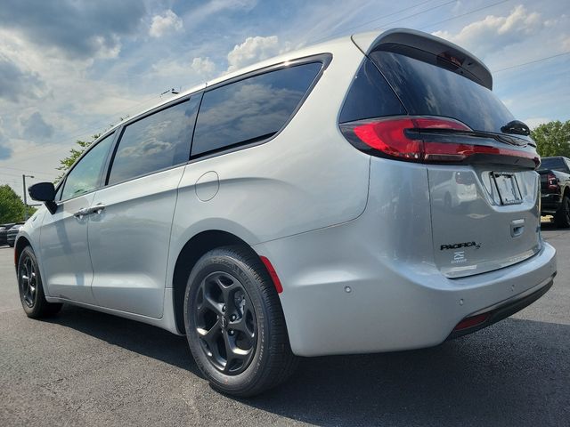 2024 Chrysler Pacifica Hybrid S Appearance Pkg