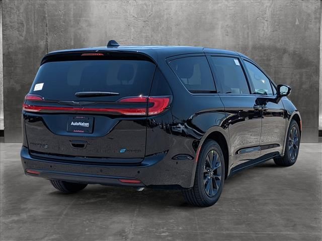 2024 Chrysler Pacifica Hybrid S Appearance Pkg