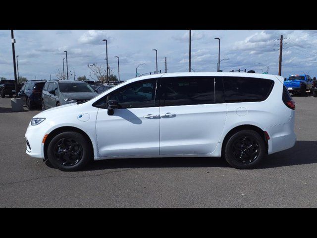 2024 Chrysler Pacifica Hybrid S Appearance Pkg