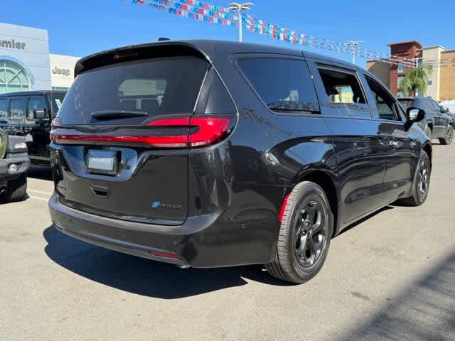 2024 Chrysler Pacifica Hybrid S Appearance Pkg