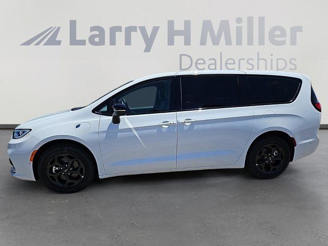 2024 Chrysler Pacifica Hybrid S Appearance Pkg