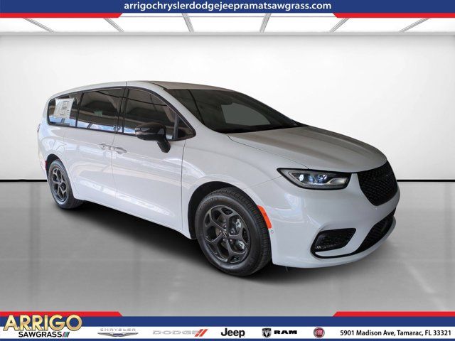 2024 Chrysler Pacifica Hybrid S Appearance Pkg