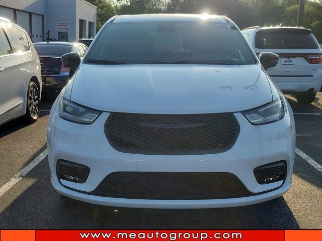 2024 Chrysler Pacifica Hybrid S Appearance Pkg