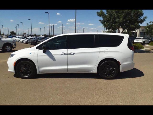 2024 Chrysler Pacifica Hybrid S Appearance Pkg